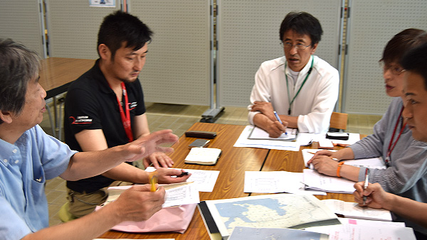 5. JPF Emergency Assessment Team Corroboration with NGOs and Local government/ 9th July Ehime ©JPF