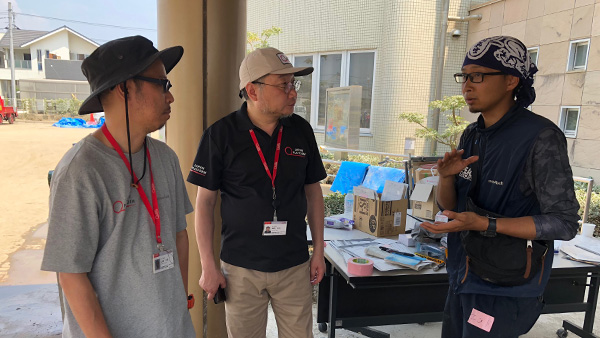 21．Confirming the overwhelming staff shortage for volunteering and management when emergency response teams were surveying at Mabi Volunteer center which is managed by PBV (one of JPF NGO members) founding supported by JPF, Okayama/ 17th July 2018 ©JPF