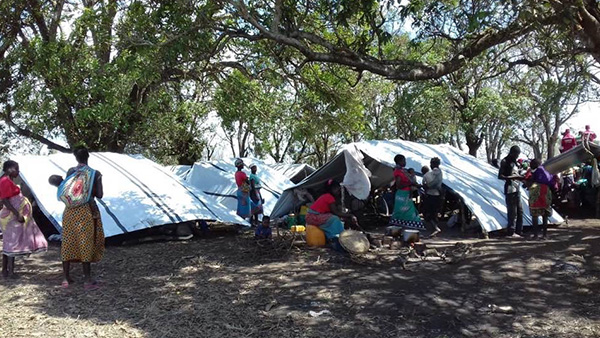 避難キャンプに身を寄せる人々／モザンビーク ©Good Neighbors