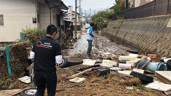 福島市と伊達市の阿武隈川流域で、JPFとJVOADによる合同の被災状況調査 10月14日 ©JPF