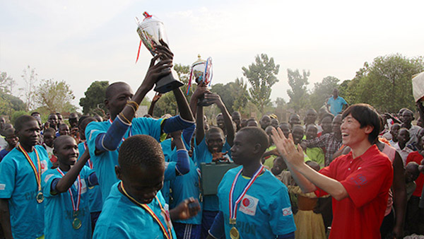 ウガンダ北部の南スーダン難民居住地でパラスポーツ大会を開催 ©AAR